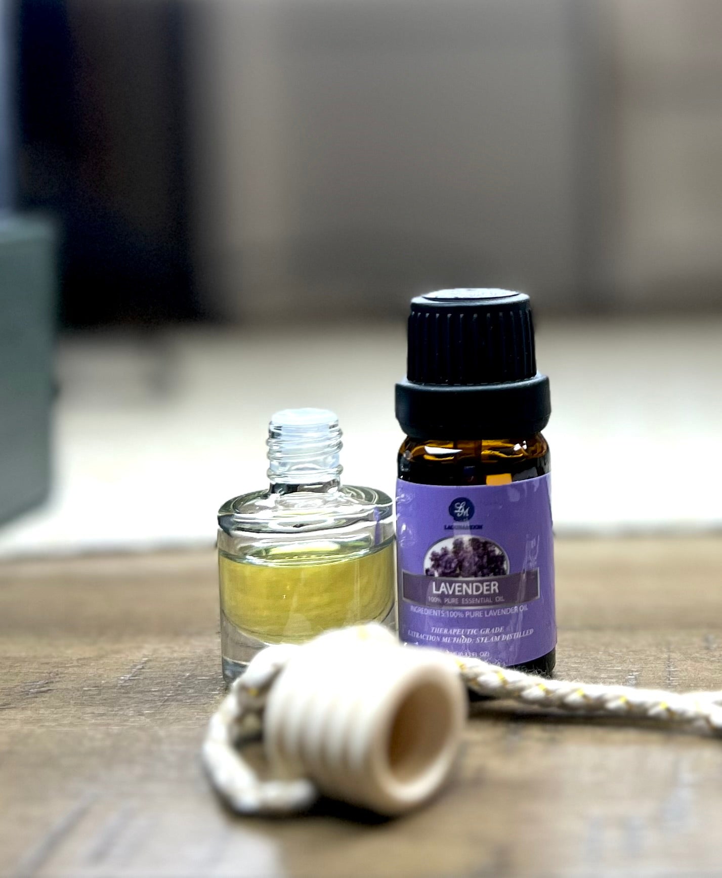 Car Aromatherapy Diffuser -- Lavender